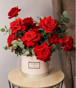 Red Roses Box